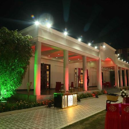Executive Club Hotel Bareli Kültér fotó