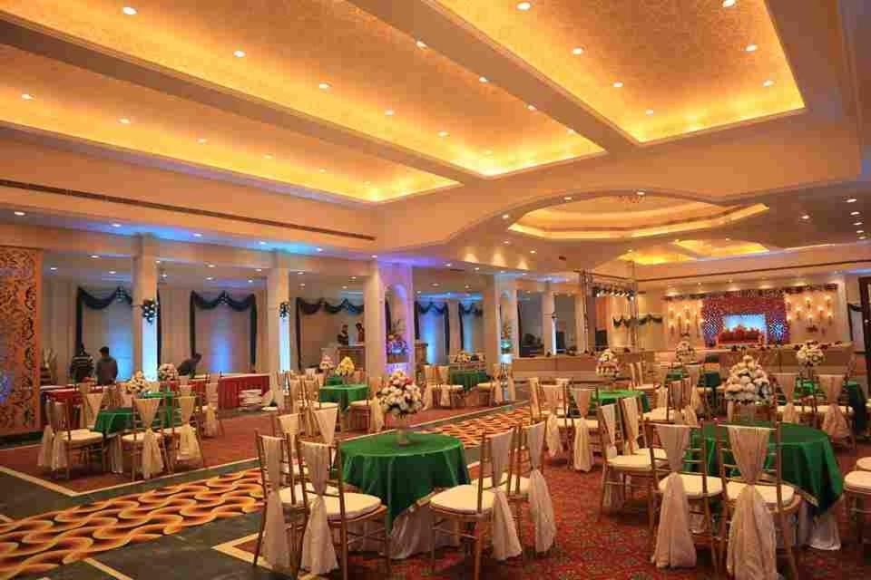 Executive Club Hotel Bareli Kültér fotó