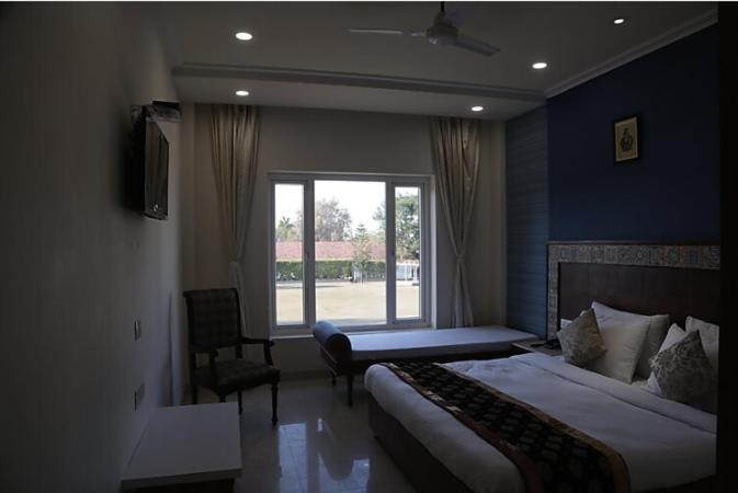Executive Club Hotel Bareli Kültér fotó